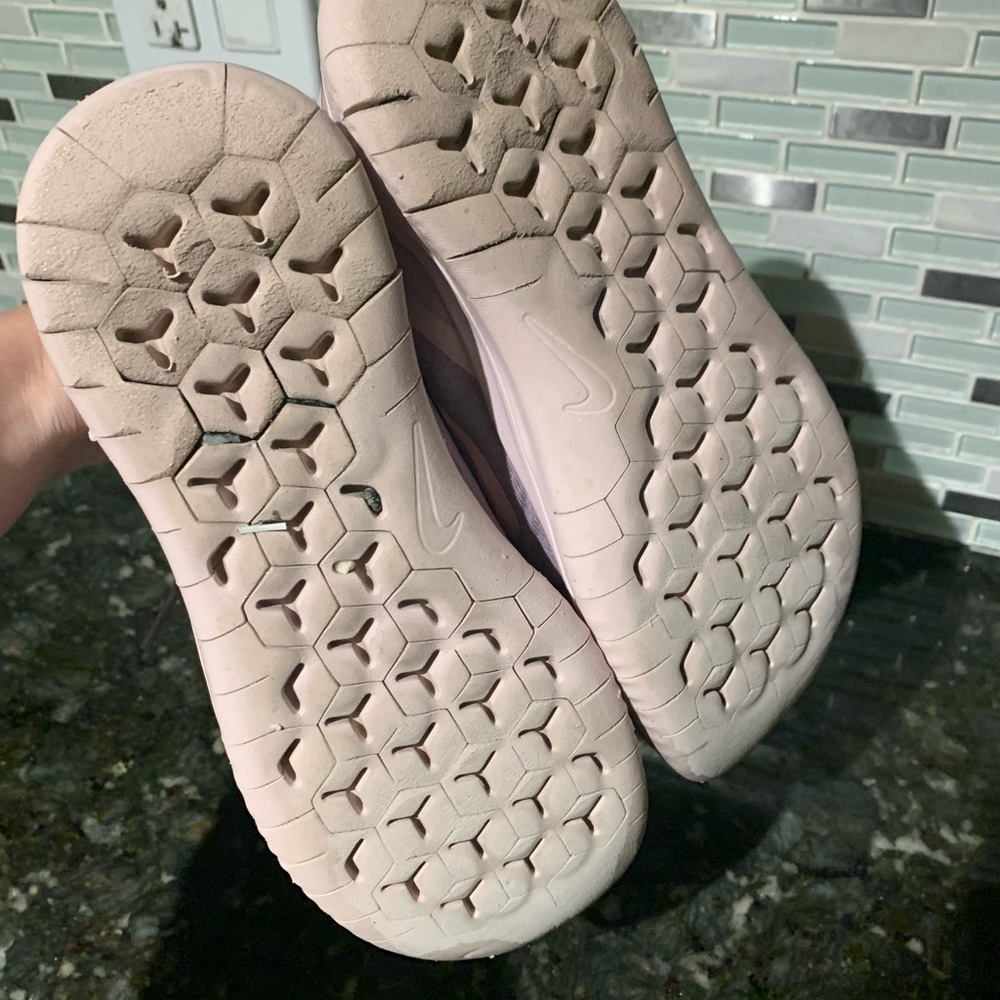 women’s size 6.5 Nikes - Picture 5 of 8